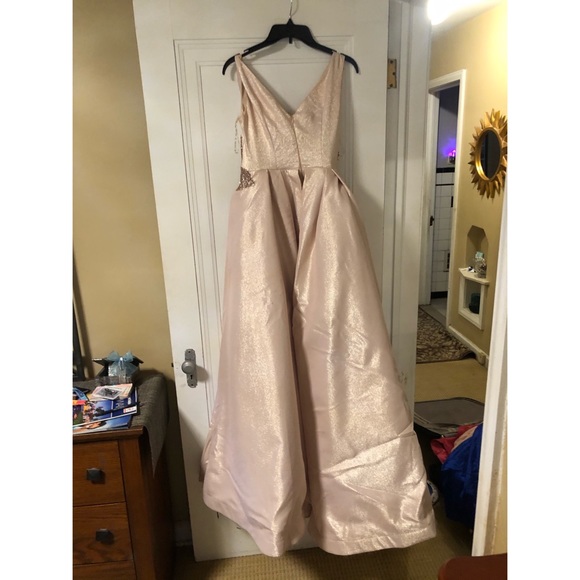 Dress - Picture 4 of 8